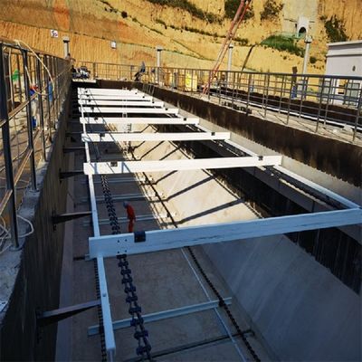 Grattoir de boue à chaînes non métallique dans le réservoir de sédimentation de boue