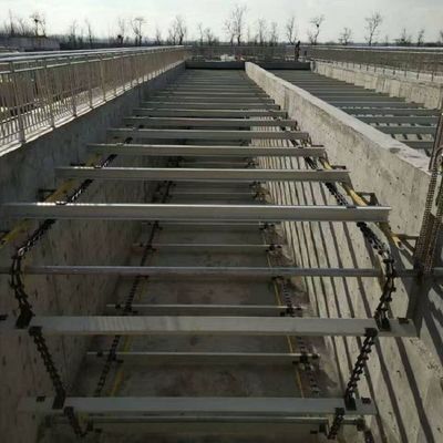 Grattoir de boue à chaînes non métallique dans le réservoir de sédimentation de boue