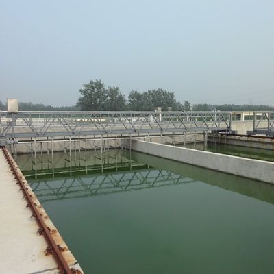 Grattoir de déplacement de boue d'acier inoxydable horizontal pour le traitement des eaux usées