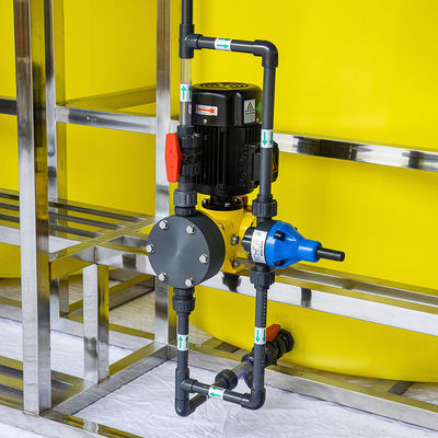 PAC/PAM Automatic Dosing System Integrated pour le dosage et l'agitation de dissolution