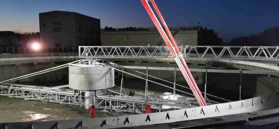 Grattoir de boue à pont roulant de double tuyau utilisé pour l'usine de traitement des eaux résiduaires