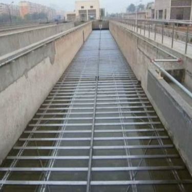 Échange du grattoir de boue inférieur