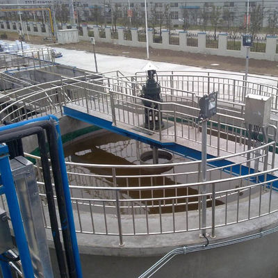Acier inoxydable 304 de grattoir de boue d'entraînement de centre de réservoir de sédimentation d'eaux d'égout