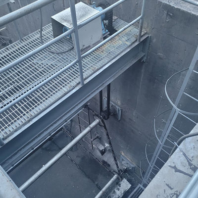 Les solides solubles enchaînent le grattoir de boue de plat à chaînes de grattoir de boue de traction pour le réservoir de sédimentation