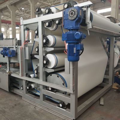 Équipement de asséchage de boue d'acier inoxydable, traitement des eaux résiduaires de presse de la ceinture 10m3/h