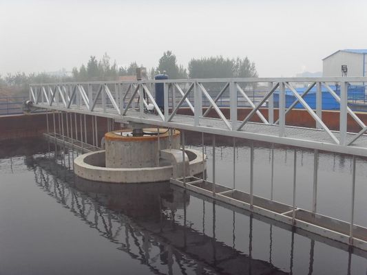Système de grattoir de boue ISO9001, traitement des eaux résiduaires de grattoir de 50m