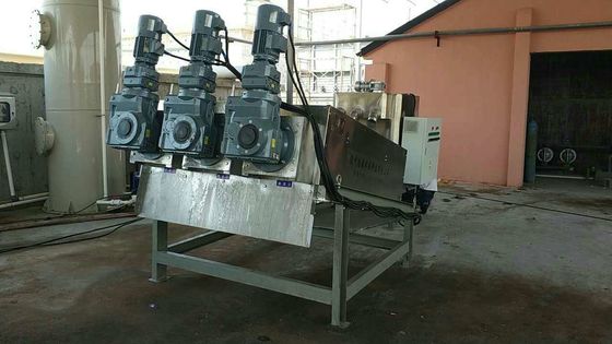Trois catégorie industrielle de asséchage empilée de machine de boue de vis du moteur 300